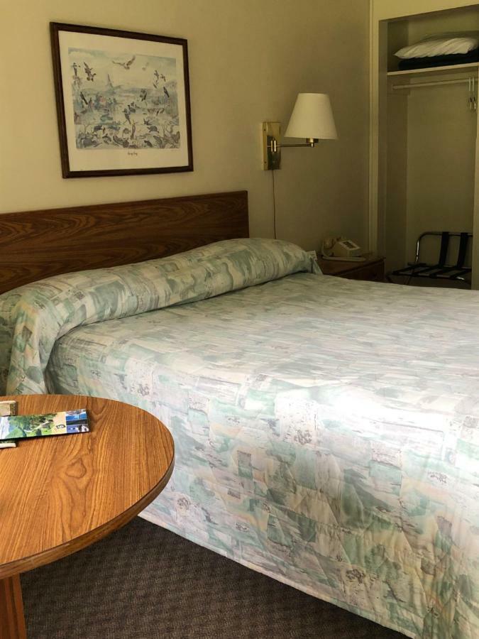Colton Point Motel ウェルズボロ エクステリア 写真